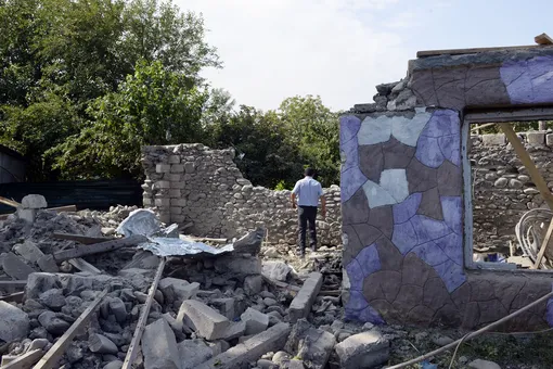 Борис Гребенщиков, Гарик Мартиросян и еще более сотни общественных и культурных деятелей призвали ЮНЕСКО защитить памятники Нагорного Карабаха