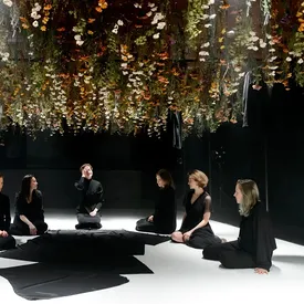 Театр «Практика» покажет спектакли «Бабушки» и «Поле» в Выксе