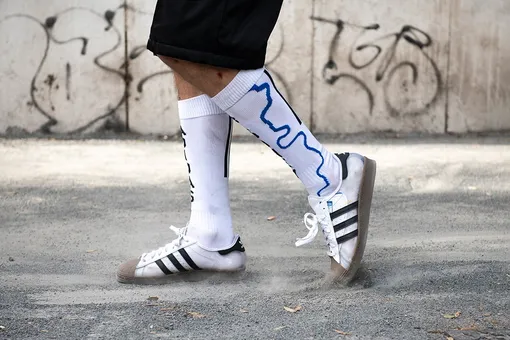 adidas выпустил полностью прозрачные кроссовки