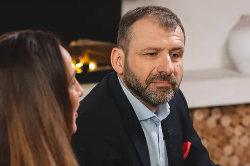 Бизнесмен Игорь Рыбаков выкупил права на альбом Гуфа «Город дорог», чтобы удалить его Бизнесмен Игорь Рыбаков выкупил права на альбом Гуфа «Город дорог», чтобы удалить его