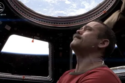 Первый клип на Space Oddity, снятый в космосе
