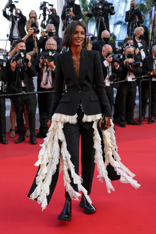 Лия Кебеде в Alexander McQueen Лия Кебеде в Alexander McQueen