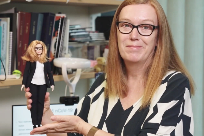 Производитель Барби выпустил коллекцию кукол в честь медицинских работников, помогающих бороться с коронавирусом