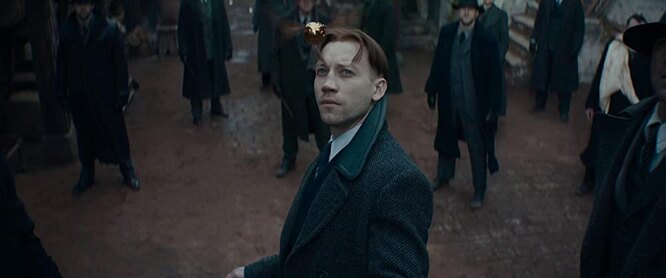 Алексндр Кузнецов в фильме «Фантастические твари: Тайны Дамблдора»/ Fantastic Beasts: The Secrets of Dumbledore (2022) Алексндр Кузнецов в фильме «Фантастические твари: Тайны Дамблдора»/ Fantastic Beasts: The Secrets of Dumbledore (2022)