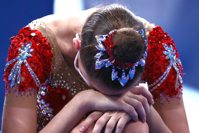 Российские гимнастки впервые за 25 лет не выиграли индивидуальное золото Олимпиады. Главный тренер сборной теперь хочет уйти со своего поста