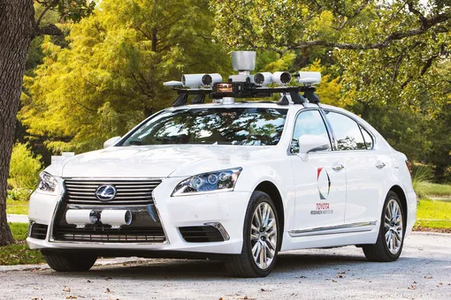 Toyota приостановила испытания беспилотных автомобилей