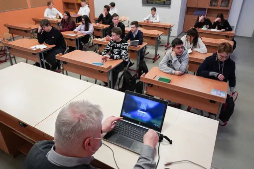СК завел уголовное дело из-за отравления почти 100 учеников двух школ в Подмосковье