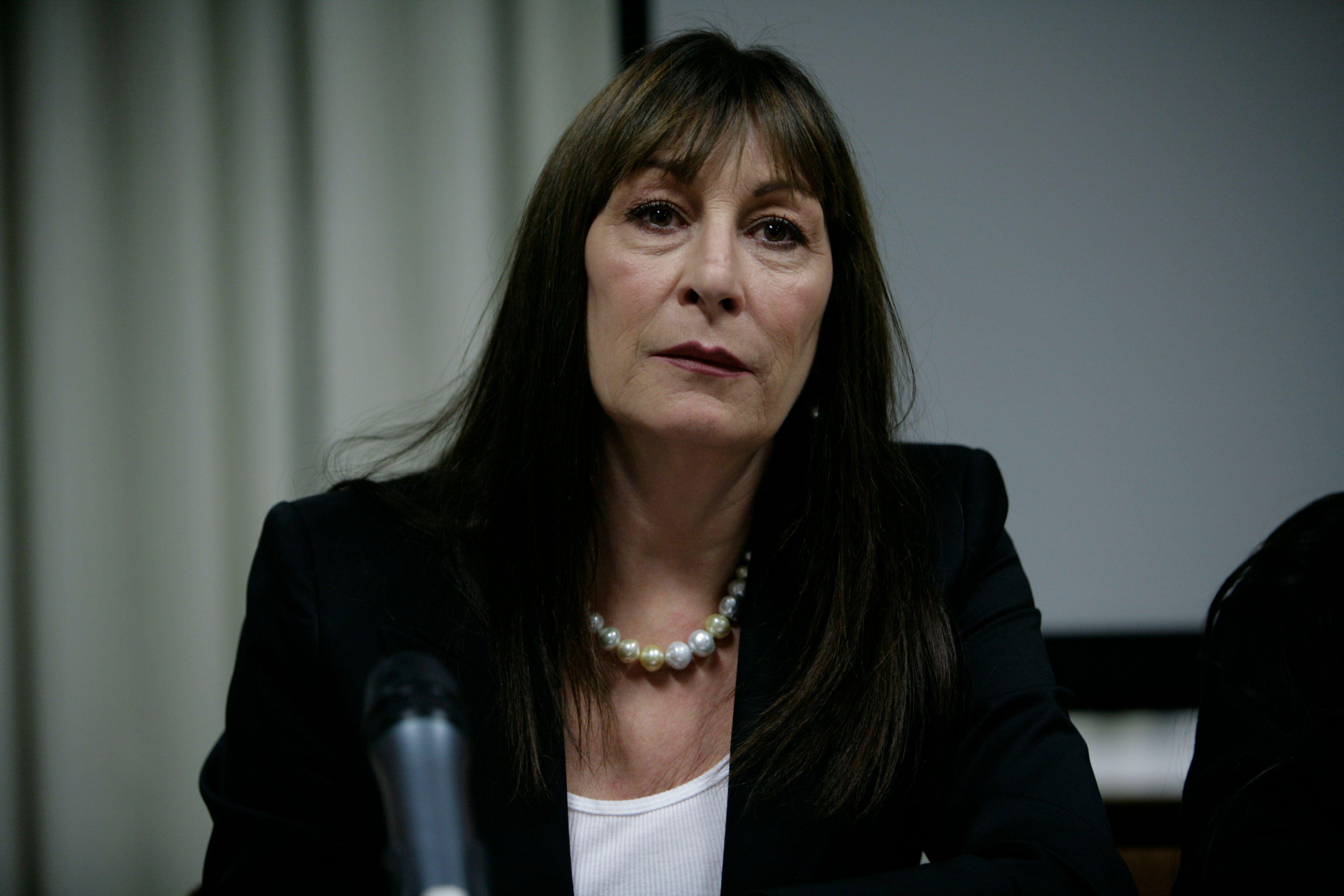 Әкесі ваннада секс