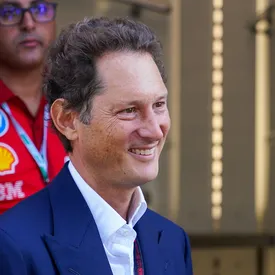 Глава Ferrari приговорен к году общественных работ по обвинению в неуплате налогов Глава Ferrari приговорен к году общественных работ по обвинению в неуплате налогов