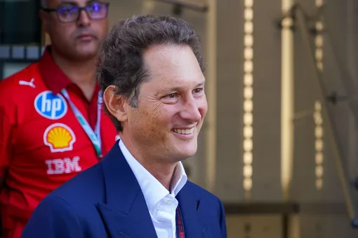 Глава Ferrari приговорен к году общественных работ по обвинению в неуплате налогов Глава Ferrari приговорен к году общественных работ по обвинению в неуплате налогов