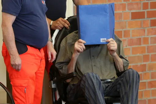 В Германии суд приговорил 101-летнего бывшего охранника концлагеря к 5 годам тюрьмы. Это самый старый осужденный по подобному делу