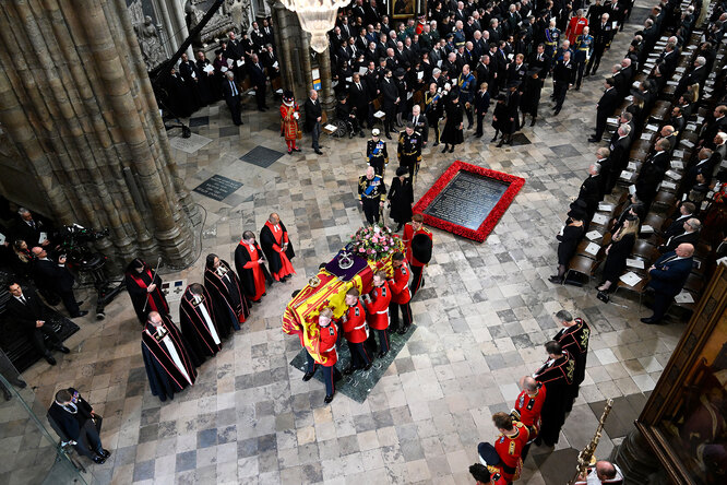 В Лондоне похоронили королеву Великобритании Елизавету II