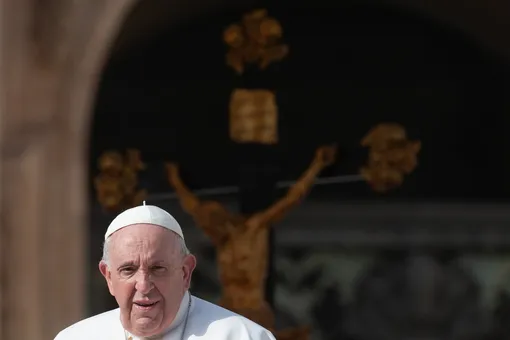 «Дьявол проникает оттуда». Папа римский Франциск призвал священников удалить порнографию с телефонов