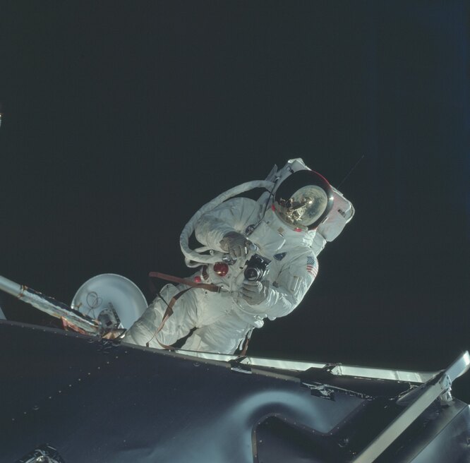 Миссия «Аполлон-9»