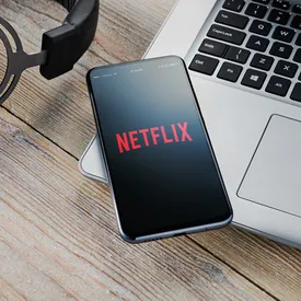 Netflix начнет производить оригинальный контент в России. Среди первых проектов — сериалы об Анне Карениной и эпохе 90-х Netflix начнет производить оригинальный контент в России. Среди первых проектов — сериалы об Анне Карениной и эпохе 90-х