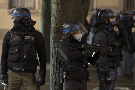 Во Франции мужчина открыл огонь по жандармам, которые приехали на вызов из-за сообщений о домашнем насилии. Есть погибшие