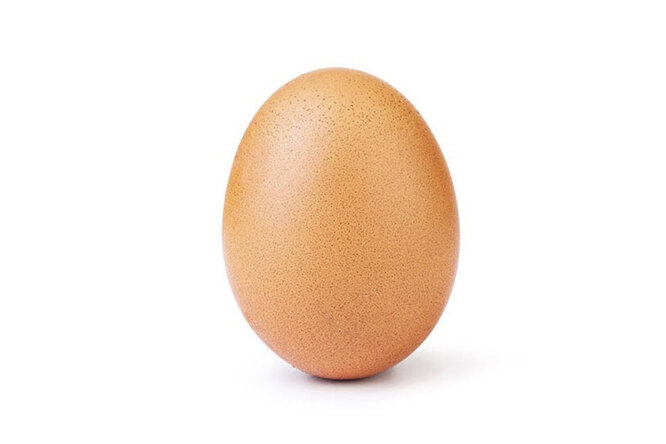 Самое популярное яйцо в Instagram* оказалось рекламой к Супербоулу. А его создатель ― сотрудником рекламного агентства