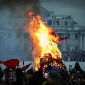 Россиянам напомнили о штрафах до 400 тыс. рублей за неправильное сжигание чучела Масленицы