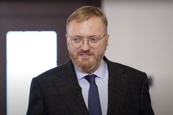 Виталий Милонов стал соведущим шоу «Я не гей». Его запустил Амиран Сардаров Виталий Милонов стал соведущим шоу «Я не гей». Его запустил Амиран Сардаров