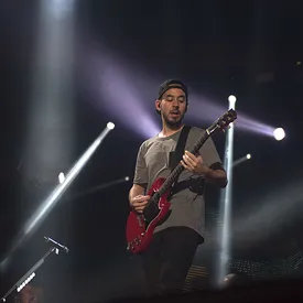 Linkin Park объявила о возвращении на сцену с новой вокалисткой
