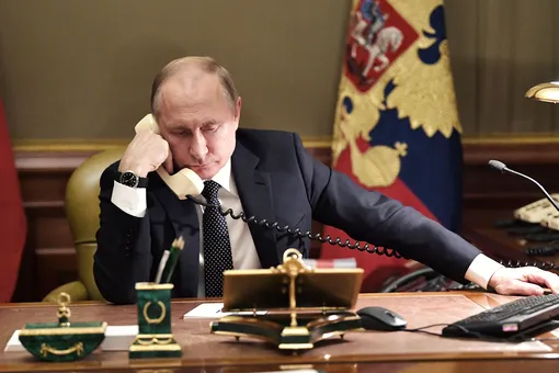 Путин и Зеленский вновь поговорили по телефону. Они обсудили ситуацию в Донбассе
