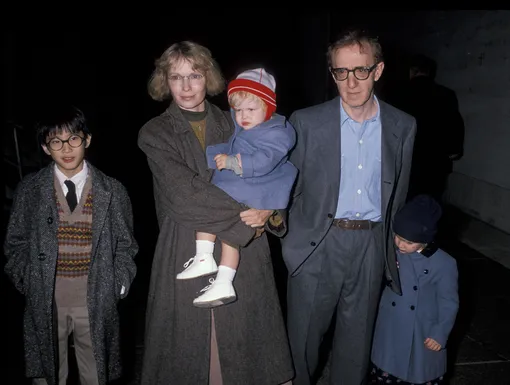 Режиссер Вуди Аллен, Миа Фэрроу с детьми в 1989 году