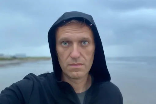 Врачи изучают пять возможных диагнозов состояния Навального. Ядов в крови оппозиционера не обнаружено