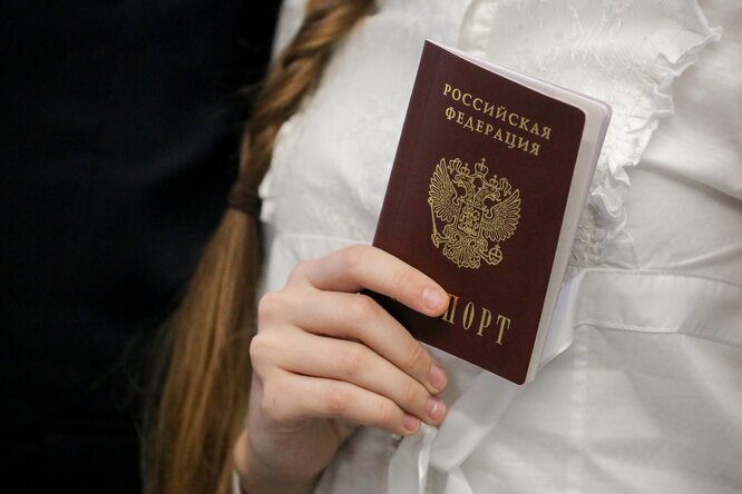Роскомнадзор предложил запрашивать номер паспорта и адрес у новых пользователей соцсетей и мессенджеров Роскомнадзор предложил запрашивать номер паспорта и адрес у новых пользователей соцсетей и мессенджеров