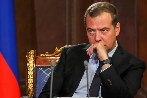 Медведев выделил средства на покупку незарегистрированных лекарств для детей. Среди них ― «Фризиум»