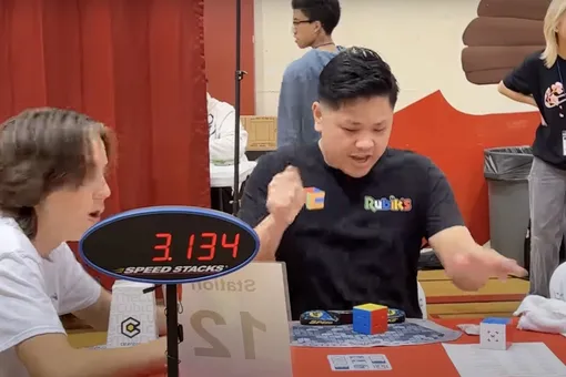Американец собрал кубик Рубика за 3,13 секунды — это новый мировой рекорд