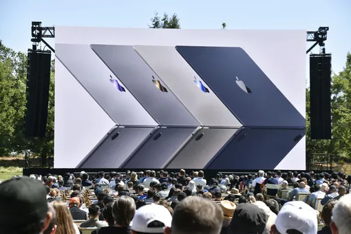 Bloomberg: Apple представит MacBook Pro с сенсорным экраном в 2025 году Bloomberg: Apple представит MacBook Pro с сенсорным экраном в 2025 году