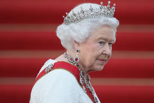 Елизавета II заявила о «полной поддержке» желания принца Гарри и Меган Маркл начать новую жизнь