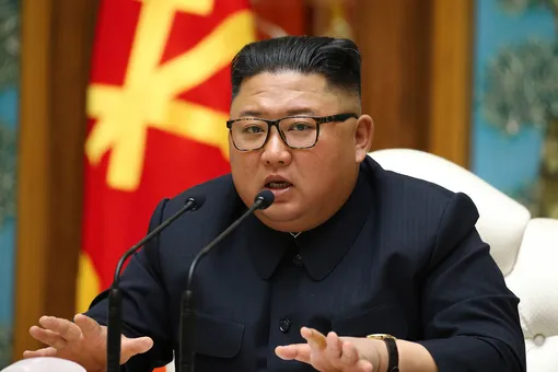 Ким Чен Ын две недели не появлялся на публике. В СМИ пишут о том, что лидер Северной Кореи умер