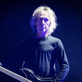 Умер гитарист и клавишник The Cure Перри Бэмоунт