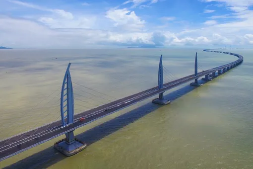 Посмотрите на самый длинный морской мост в мире