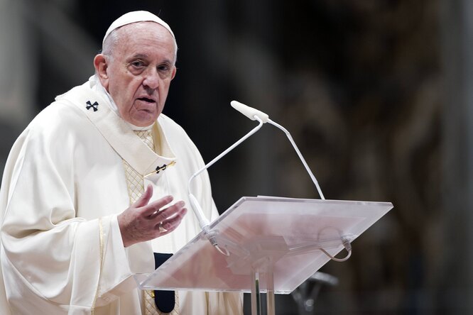Папа римский отклонил предложение об ослаблении целибата. Эту идею стали обсуждать из-за нехватки священников в Амазонии