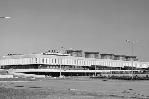 «Воздушные ворота Ленинграда»: как строился аэровокзал «Пулково» — модернистское здание 70-х, получившее в народе прозвище «пять стаканов»