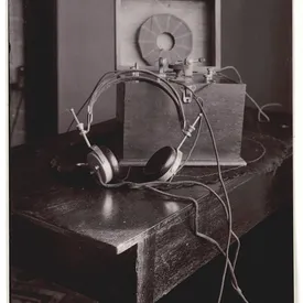 На одной волне — 14 подкастов для полезных длинных выходных