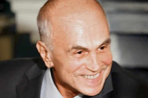 Умер актер Алексей Золотницкий. Он озвучивал героев Энтони Хопкинса и Роберта де Ниро Умер актер Алексей Золотницкий. Он озвучивал героев Энтони Хопкинса и Роберта де Ниро