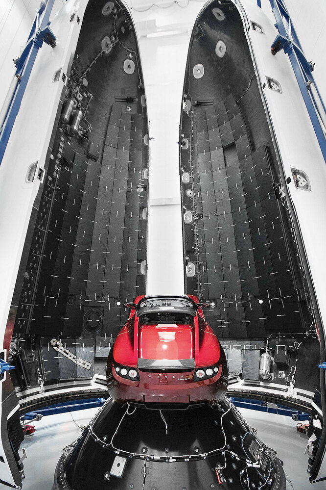Запущенная в космос Tesla