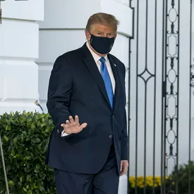 «Следующие дни станут настоящим испытанием»: Трамп рассказал о самочувствии, врач оценил его состояние с «осторожным оптимизмом»