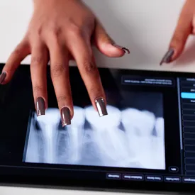 В Таиланде арестовали стоматолога, которая вылечила сотни пациентов, не имея лицензии