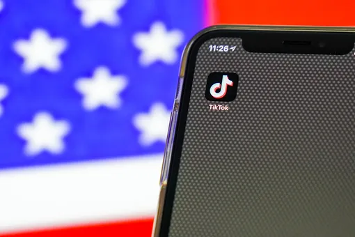 Власти США объявили о введении запрета на скачивание TikTok и WeChat