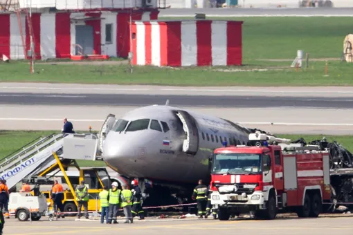 В сети появилась петиция за запрет эксплуатации Superjet 100. Ее подписали более 100 тысяч человек