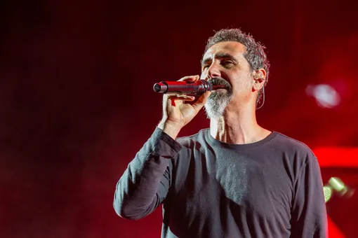 Фронтмен System of a Down Серж Танкян выпустил мини-альбом Elasticity