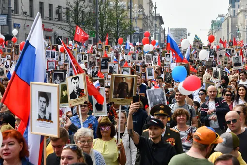 Организаторы «Бессмертного полка» решили провести шествие 9 мая в онлайн-формате, а 24 июня — в очном