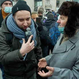 «Коммерсант»: СПЧ предложил обязать журналистов носить на митингах нагрудный номерной знак и QR-код «Коммерсант»: СПЧ предложил обязать журналистов носить на митингах нагрудный номерной знак и QR-код