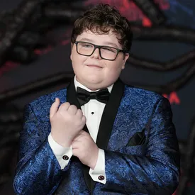 Актер, сыгравший Дерека в «Очень странных делах», больше года врал окружающим, что снимается в проекте про майонез