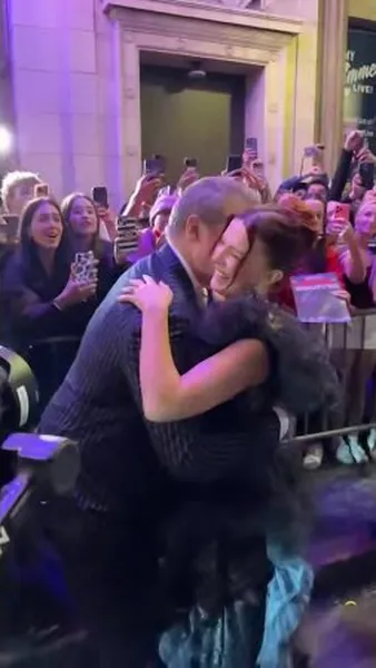 Смотреть Смотреть