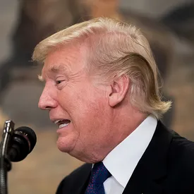 Три американки обвинили Дональда Трампа в сексуальных домогательствах Три американки обвинили Дональда Трампа в сексуальных домогательствах